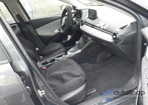 2019 Toyota Yaris Le z USA, uszkodzony, nr VIN 3MYDLBYV0KY510248